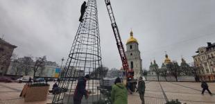 В Києві демонтують головну новорічну ялинку країни