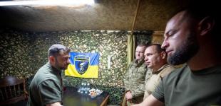 Зеленський побував на фронті та пообіцяв реагувати на іноземних найманців
