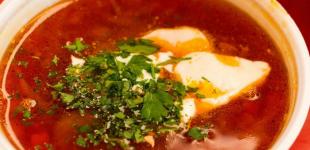 Більшість українців забувають про цей інгредієнт і не додають його до борщу: а даремно