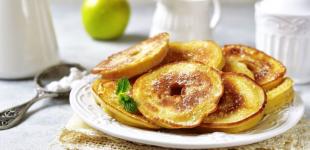 Оладки з яблуками: простий рецепт