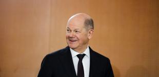 Шольц готує 