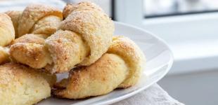Сирні рогалики: рецепт смачної випічки