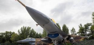 США можуть надати Україні унікальні авіабомби для F-16: деталі від Politico