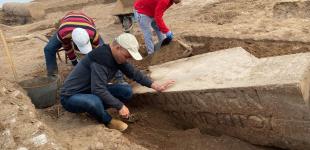 Струнний інструмент, якому 2000 років знайдено у В'єтнамі: з чого він виготовлений 