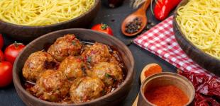 Як приготувати смачні соковиті тефтелі, які не розпадатимуться: 5 кулінарних хитрощів