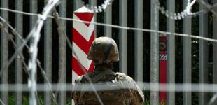 Скільки поляків поїдуть за кордон, якщо Росія нападе — дані опитування здивували військових