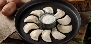 Вареники з сирою картоплею: незвичайний рецепт