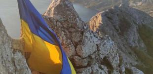 В окупованому Криму підняли прапор України: деталі