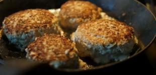 Ваші котлети стануть ресторанною стравою: до фаршу потрібно додати всього лише один інгредієнт