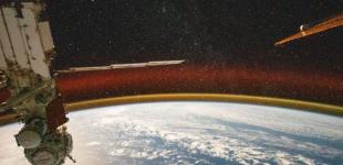 Астронавти показали Землю в золотому світінні