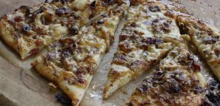 Пиріг з куркою та грибами: швидкий рецепт із листкового тіста