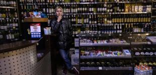 Санкції змушують росіян пити алкоголь низької якості, - розвідка