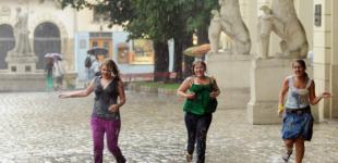 Частину України накриють дощі з грозами: прогноз погоди на 27 травня