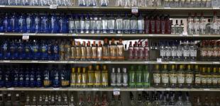 Алкоголь та цигарки продовжують дорожчати: як змінилися ціни на початку 2023 року