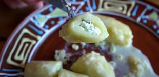 Палюшки з сиром та мачанкою: старовинний рецепт смачнющих галушок з картоплі