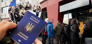 Військовозобов'язані українці за кордоном: чи повертатиме Європа громадян призовного віку до України