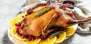 Запечена соковита качка: цікавий рецепт до свята