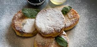 Рецепт ніжних сирників з родзинками: готуємо смачний сніданок