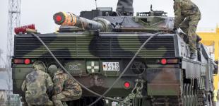 Подоляк розповів, коли західні танки можуть потрапити на поле бою в Україні