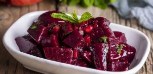 Буряковий салат з огірком: рецепт смачної страви