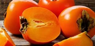 Як правильно їсти хурму — зі шкіркою чи без