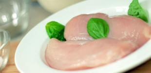 Курячі котлети, які тануть у роті: додайте до рецепту ці інгредієнти