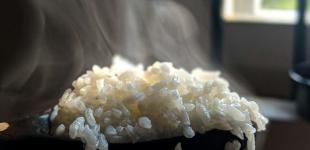 Що зробити, щоб рис не злипався після варіння: зробіть одну просту дію після закипання води