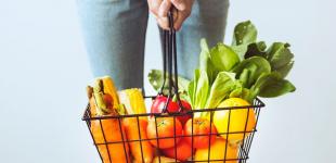 Продуктовий кошик здорожчав на 23%: експерт пояснив причини