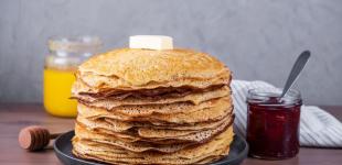 Млинці заварні на молоці: рецепт для сніданку