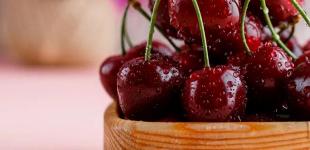 В Україні продовжують падати ціни на популярний літній продукт: скільки коштує тепер