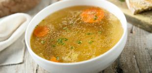 Що потрібно зробити, щоб бульйон був прозорим: сім основних правил досвідчених кулінарів