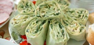 Рулетики з лавашу з кисломолочним і твердим сиром: рецепт смачної закуски