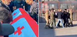 В Грузії загиблого воїна, який воював проти РФ, вперше не зустріла почесна варта