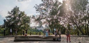Тепліше за норму на 6,5 градусів: у Києві встановлений п'ятий поспіль температурний рекорд