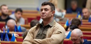 Вважає себе “людиною Президента” - попри всю ганьбу, Микола Тищенко продовжує примазуватися до владної команди