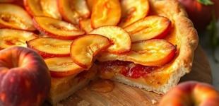 Більше не захочеться магазинних тістечок: дуже простий рецепт пирога з персиками, що ідеально смакує восени