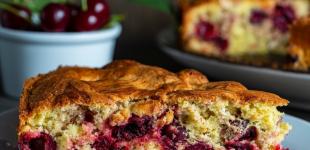 Шарлотка з вишнею: рецепт смачної випічки