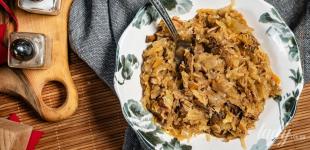 Тушкована капуста з телятиною і чорносливом: класичний рецепт