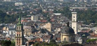 Квартира у Херсоні – за 2,8 річних зарплати, а у Львові – майже 10 років: бліц про ринок нерухомості