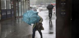 Спека та ураганний вітер: у Києві оновлено ще два погодних рекорди