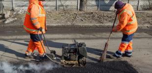 Українські компанії наймають жінок та підлітків через нестачу робочої сили, - Reuters