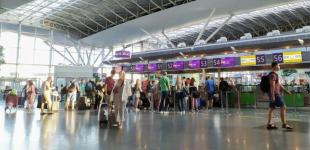 Соціологи з'ясували, скільки українців хочуть виїхати з країни після відкриття кордонів