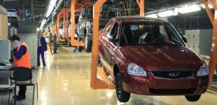 Продажі автомобілів на території РФ завдяки санкціям за рік звалилися на 60%