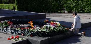 Ніколи знову. В Україні відзначають День пам'яті та перемоги над нацизмом