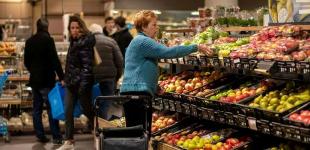 В Україні знизяться ціни на популярні продукти: коли та скільки коштуватимуть