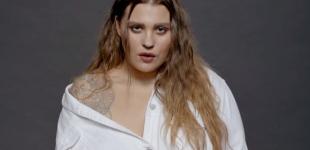 «Новорічна ніч на каналі «Україна»: солистка группы KAZKA призналась, что снова живет с мамой