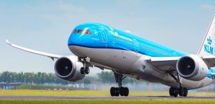 Пассажирам самолета запретили ходить в туалет из-за коронавируса