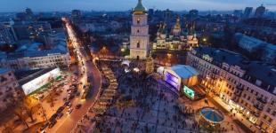 Сегодня зажгут главную елку Украины