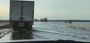 Трассу Киев-Харьков затопило из-за паводка 