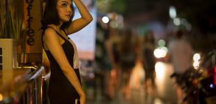 По мнению Луценко проституцию выгоднее легализировать 